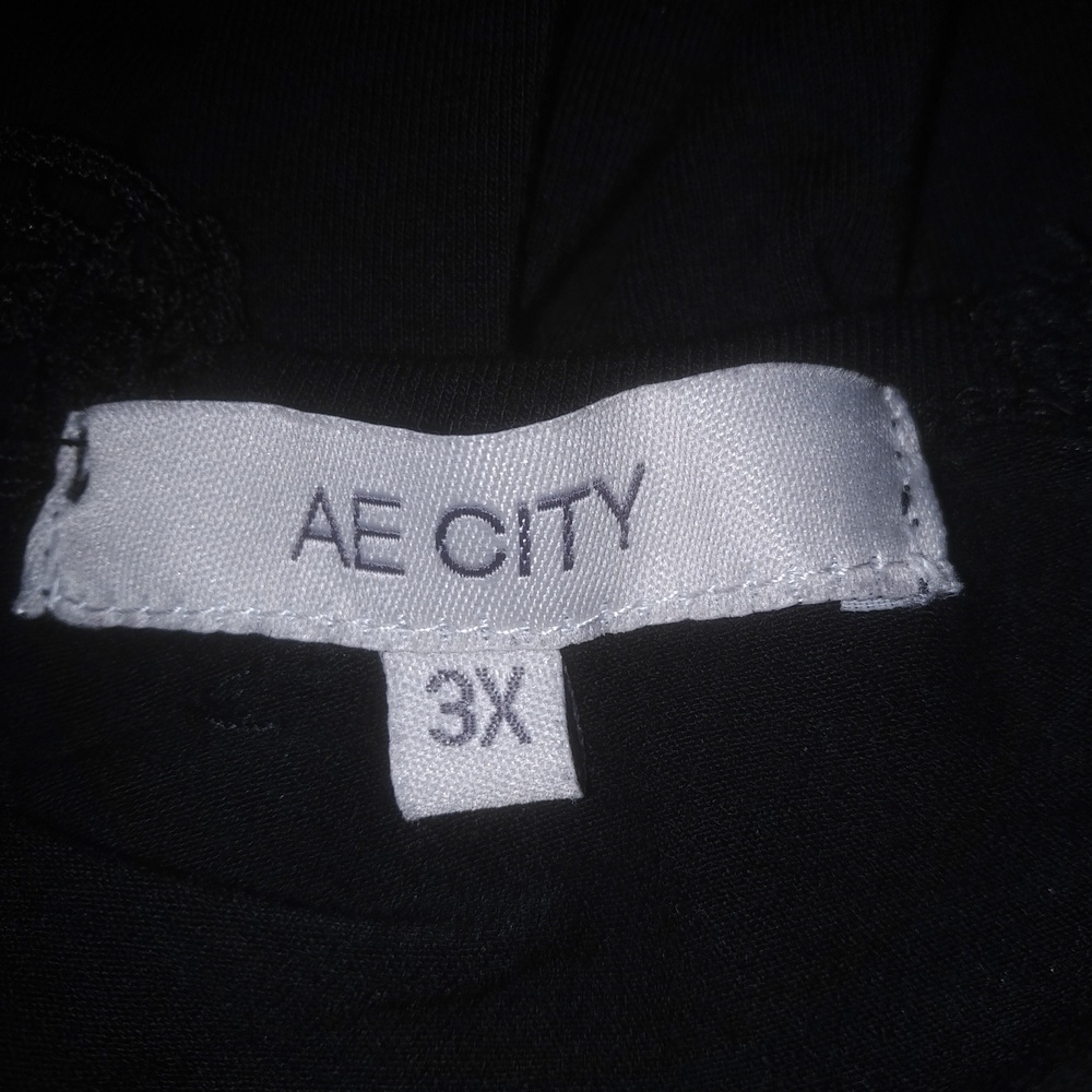 2/25 AE Black Drape Front Lace Back Short Sleeve Shirt - Picture 12 of 14